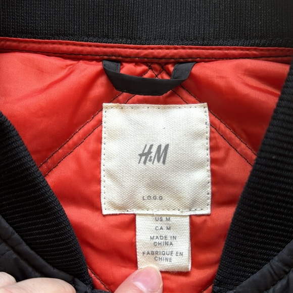 H & M vest size medium black/orange. Never worn - Picture 3 of 4